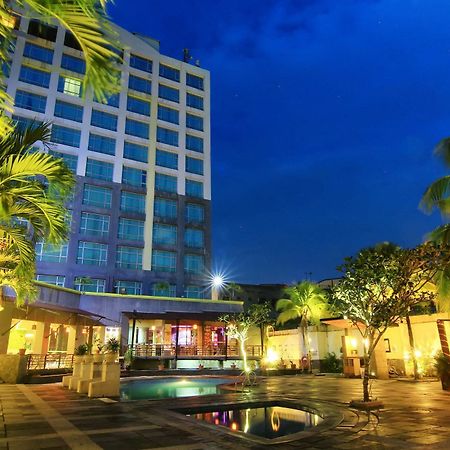 Grand Suka Hotel Pekanbaru Exterior foto