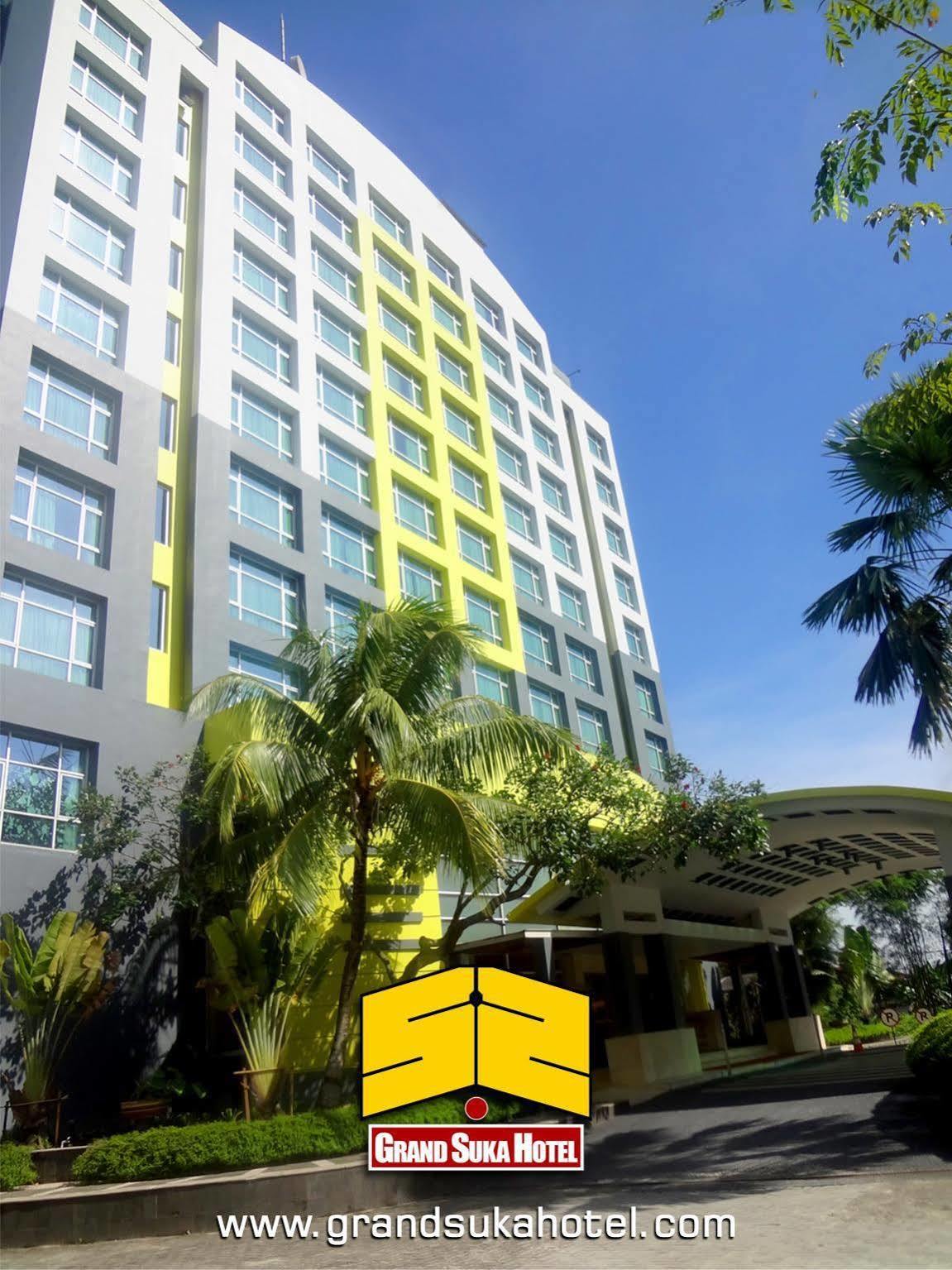 Grand Suka Hotel Pekanbaru Exterior foto